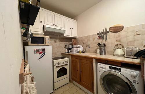 Beautiful studio terrace with Esparron lake view 4 people - Foto 4