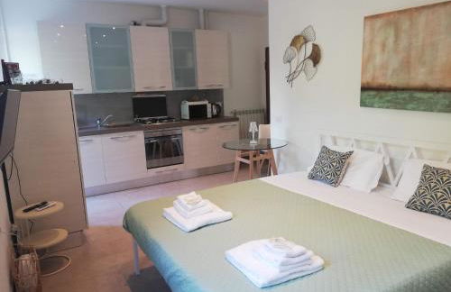 Patio & Parking - Self check-in & Remote access - Foto 9