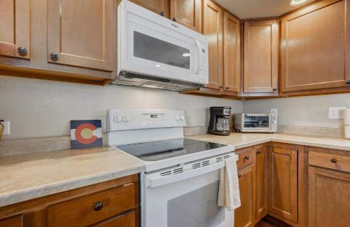 Cresthaven Hall 2 Mins to UCCS Family Fun & BBQ - Foto 18