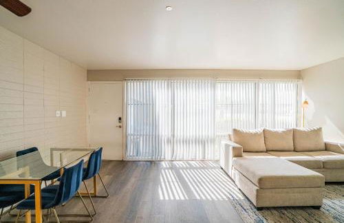 Spacious 2 Bedroom, 2 Bath, Pool, Free Parking, Gym - Foto 68