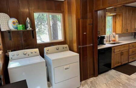Spacious Tahoe Hot Tub and Beach - Photo 20