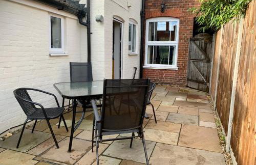 Smart & Comfortable 3-bedroom Victorian house - Photo 13