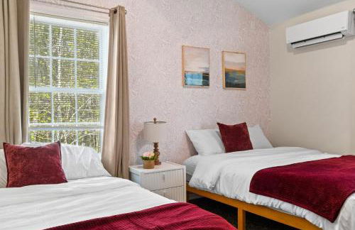 Pocono Lake Escape, includes Golf Cart, Firepit - Foto 31