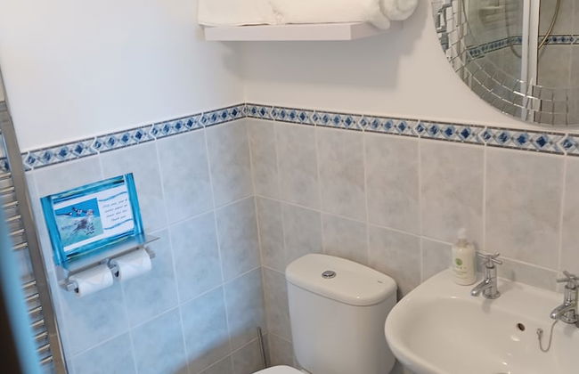 Relax With Amazing Views! 1-bed Studio in Tegryn - Foto 12