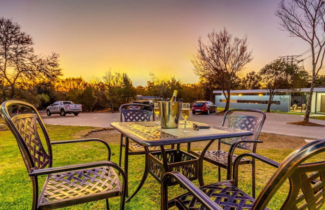 KRAVIT Premier Suites - Photo 16