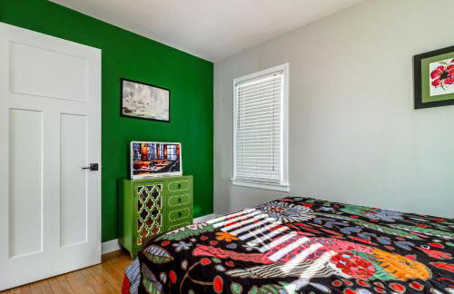 Families Welcome! Colorful Berkley Home with Yard - Foto 12