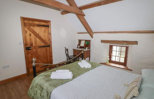 Panteurig Cottage - Photo 13