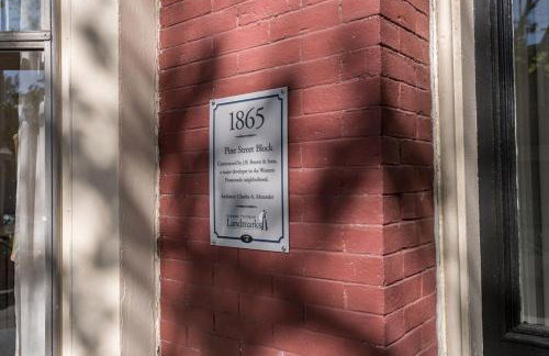 The 87th Townhome - Local Landmark Property - Foto 2