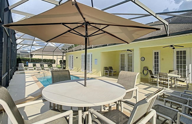 Fantastic 7 Bed 6 Bath in Prestigious Gated Comm - Foto 6