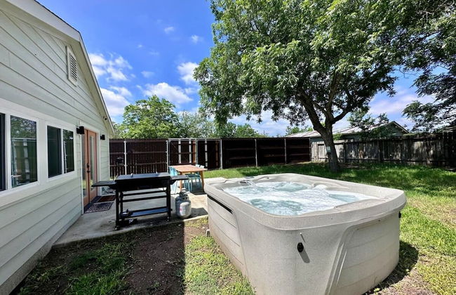 Modern 3 2 two Kings hot tub Fire pit 16min to Wine Trail Nearby Pickleball Courts Pools - Foto 3