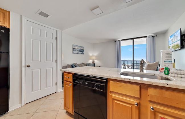 1br/1ba Sleeps 4 Near Beach w/ Breathtaking Ocean Views - Photo 10