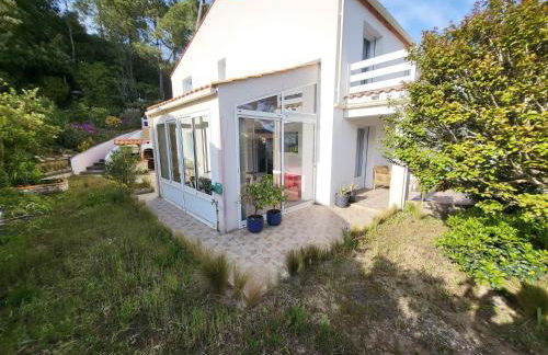 Appartement 3 chambres 6 pers rez de Jardin 5min plage quartier du Phare Location du dimanche au dimanche en juillet et aout - Photo 7