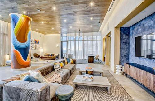 Brand New Rainey Street Condo with City and Lake View - Foto 7