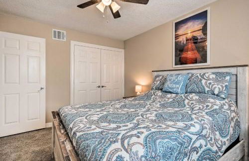 Idyllic Montgomery Condo with Pool and Lake View! - Foto 12