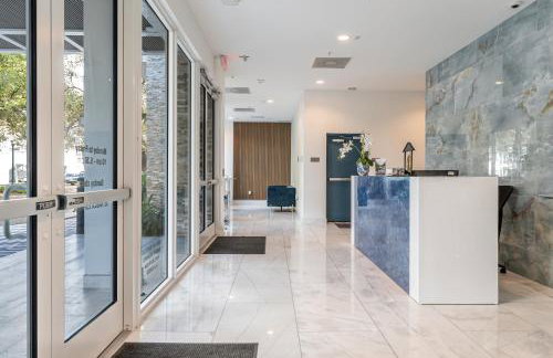 Resort-Style 1 Bed Condo with Pool Parking Rooftop & Gym - Foto 29