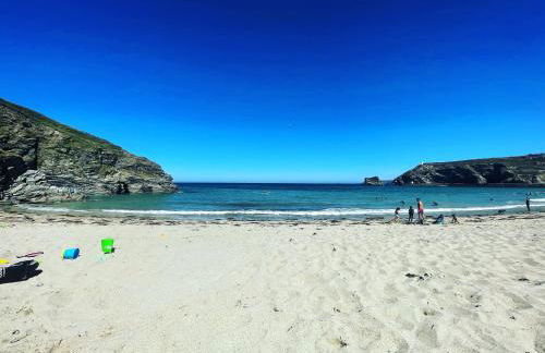 THE ANNEXE AT UPPER BEACH HOUSE - Photo 43