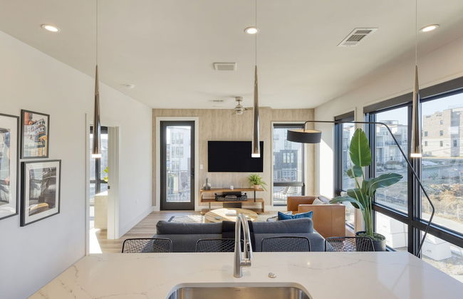 Honkey-tonk by Avantstay New Modern 2bdr in Walkable Midtown w Gym Pool - Foto 14