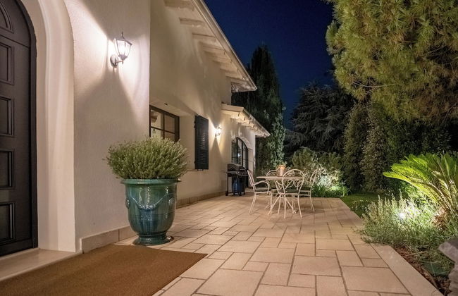 Green and Blue Villa by Wonderful Italy - Photo 34