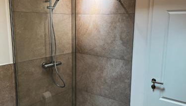 Ferienwohnung 'Ginkgo' mit verwunschenem Garten & privater Sauna - Foto 3, Shower