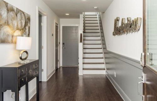 The NEW Nashview Rooftop-Skyline View - Sleeps 12 - Foto 17