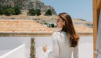 Althea Villa - Photo 1