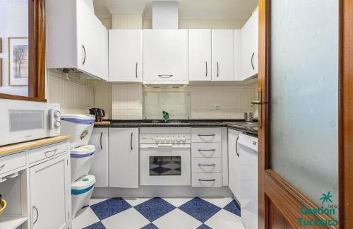 Coqueto apartamento céntrico con terraza y parking - Foto 18