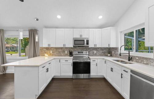 Luxury pool home near the beach! - Foto 15