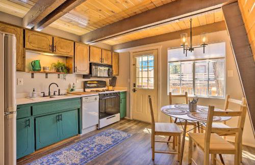 Pet-Friendly Cottage, Walk From Big Bear Village! - Foto 7