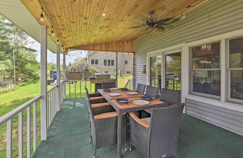 Lakefront Gloversville Home with Beach and Dock! - Foto 21