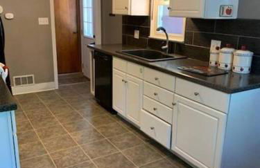 Quiet home three bedroom home in peaceful neighborhood - Foto 23