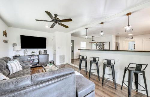 Riverfront Royal Home with Hot Tub and Fire Pits! - Foto 3