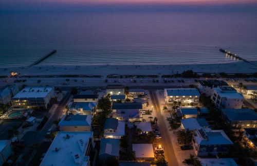 Just Beachy! One bed one bath charmer steps to beach - Photo 21