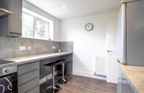 Renfrew Town Centre Easy Link to Glasgow City - Pass the Keys - Foto 16