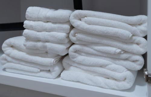 Stylish and Spotless Beach Getaway - Foto 26