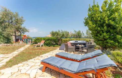 3 Bedroom Cozy Apartment In Ugrinic - Foto 17