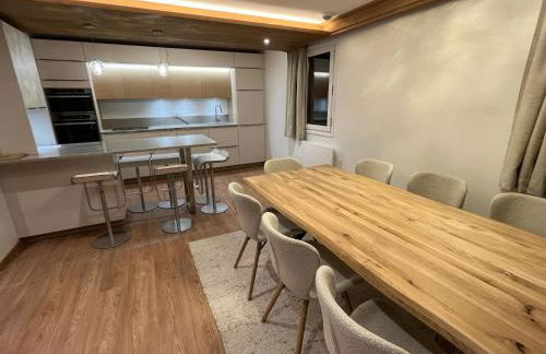 Renovated 6 pers Luxury Chalet in Meribel Centre 85m2 3BR 3BA with Mountain View and boots heater ! - Foto 2