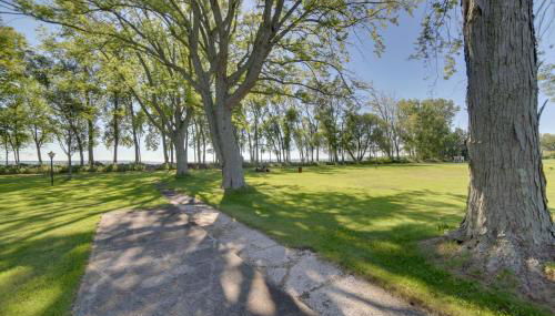 600 of Green Bay Frontage and Dock Cozy Cottage - Foto 2