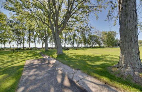 600 of Green Bay Frontage and Dock Cozy Cottage - Foto 2