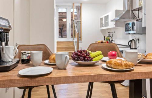 Altstadt - Exklusive 3-Zi-Wohnung für 6 Personen mit 90 qm, großer Dachterrasse, Parkplatz, WLAN - Foto 4