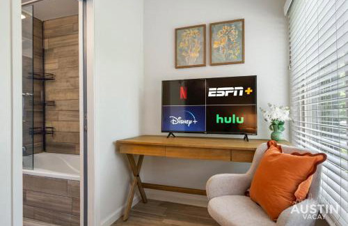 1BR 1BA Pet Friendly Condo w Pool, Gym, Walk to SoCo and Lake by Austin Vacay - Foto 23