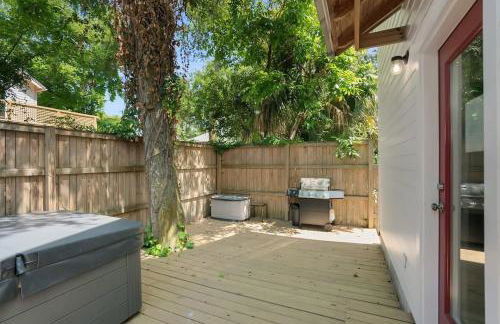 Downtown Home with Hot Tub, BBQ, Near Ice Plant! - Foto 17