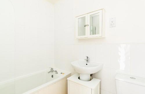 Harborne Queen Elizabeth hospital home - Photo 16