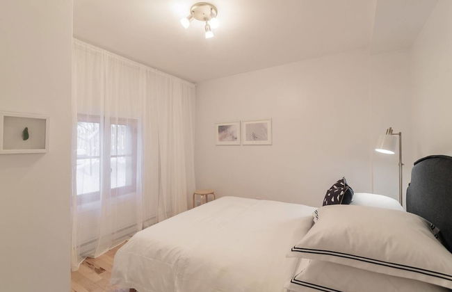 3 Br Luxury & Spacious Apartment in Little Italy - Photo 7