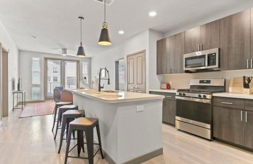 Cozysuites PHX RORO Gym Pool Pets Parking #13 - Photo 14