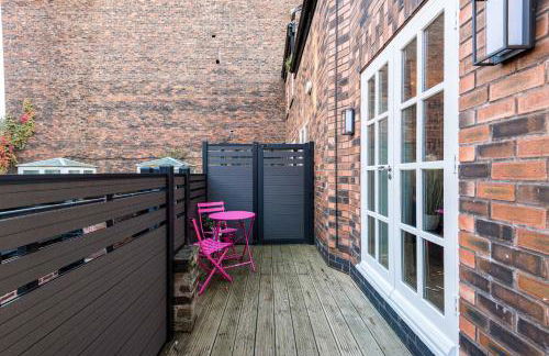 3BR Georgian Quarter Coach Houses - Private Parking - Foto 27