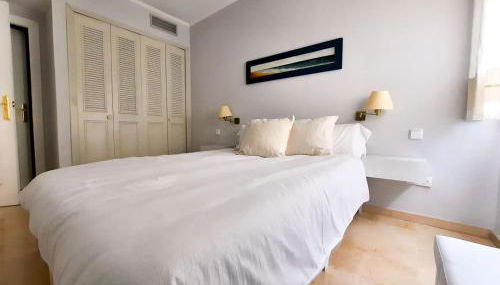 Sevilla Suite Torre Triana, parking free gratis! - Foto 5, storage, wardrobe