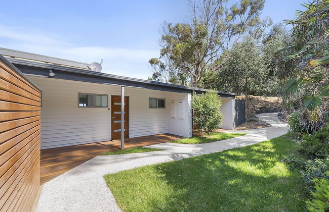 Seafarers Getaway - Photo 2