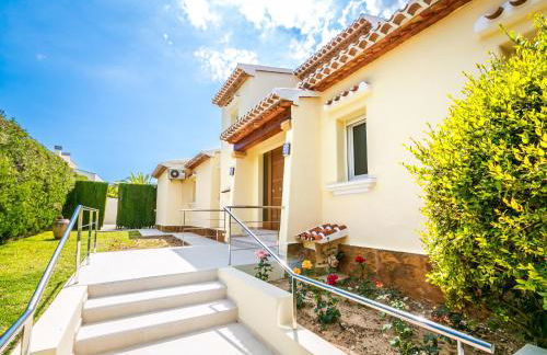 Casa Juana is a modern, luxury, exclusive, 6 bedroom villa. - Foto 77