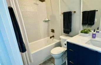 Upscale Modern Hill Country Home! Has it ALL! - Foto 46