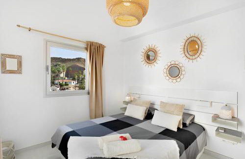 Luxury Boho Villa with Heated Pool, Rooftop and Panoramic Sea View in Amadores - Foto 34